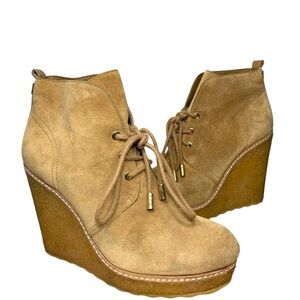 Tory Burch Suede Wedge Platform Boots Tan Camel Sz 8.5 Gum Sole Lace Up Booties